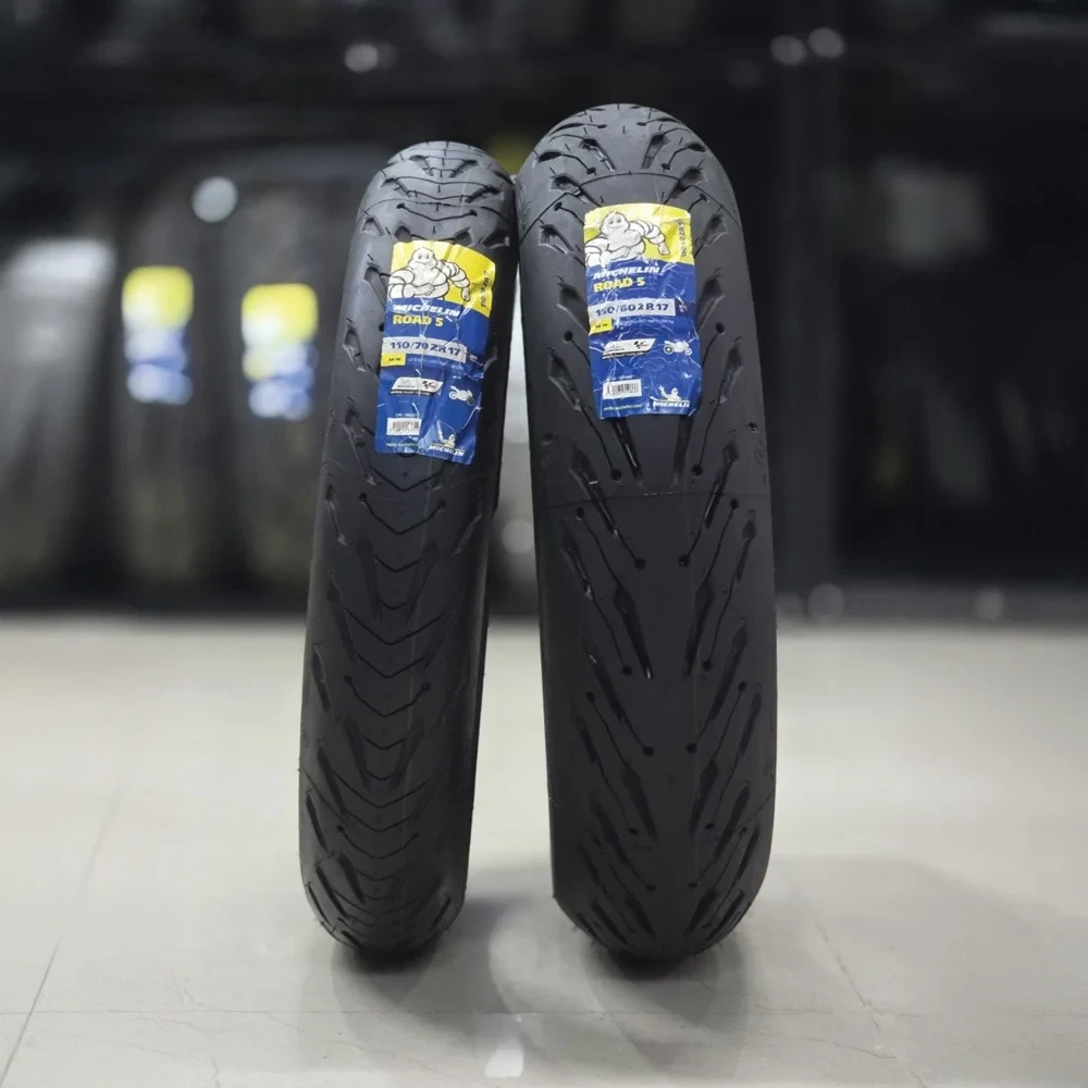 The Michelin Road 5 190/55 ZR17 M/C 75W TL Rear Tyre - Shop Online